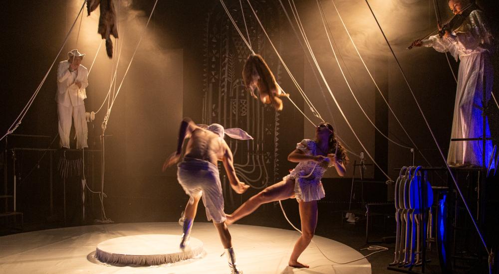 2 dancers on stage