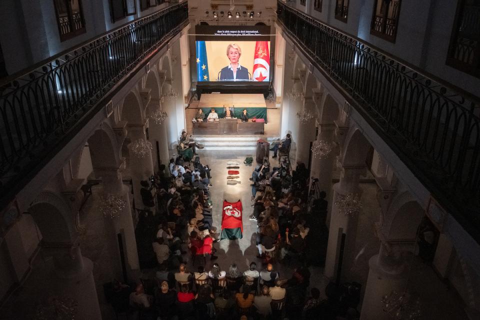Dignity foto uit Tunis