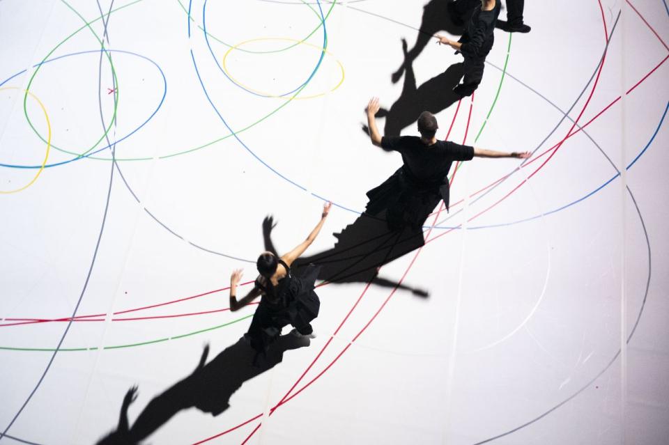 GLA55 twee dansenden in concentrische cirkels 